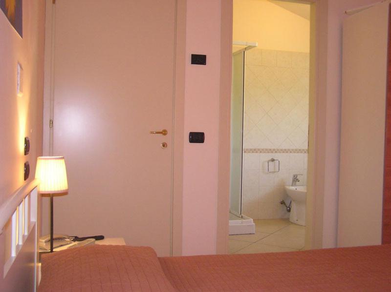 Albergo Le 2 Rose San Severino Marche Chambre photo